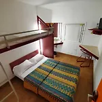 Thania Sete Ξενοδοχείο 2*